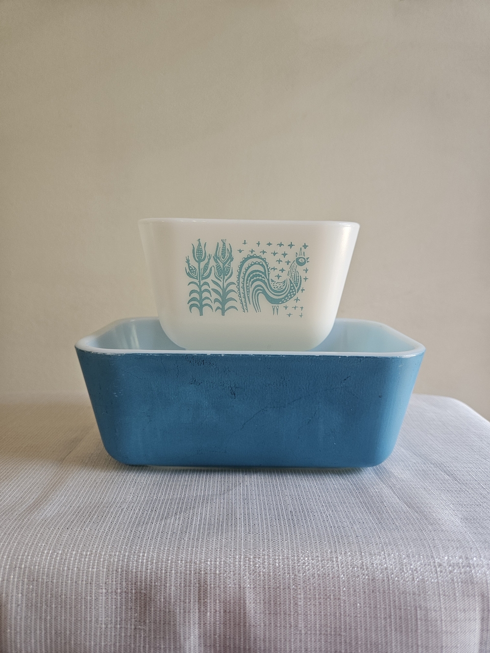 Pyrex Amish Butterprint 501 & Primary Blue 502